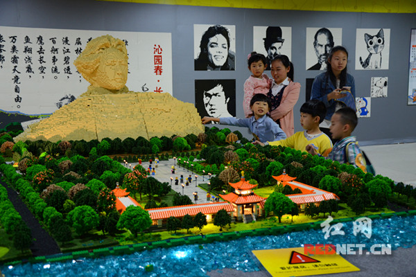 機(jī)器人梯隊(duì)大牌云集 長(zhǎng)沙首屆魅力科技展開幕(圖2)