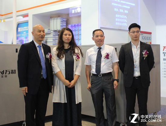 見證非凡采暖科技 萬和新品亮相中國供熱展