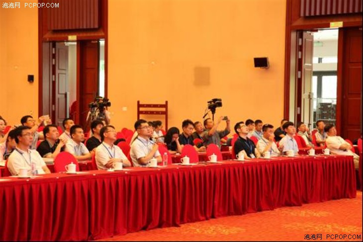 “ASFC·尖兵之翼”無人機(jī)展開幕論壇 