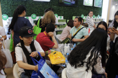 花色可顏亮相美博會，成為花草“顏王”