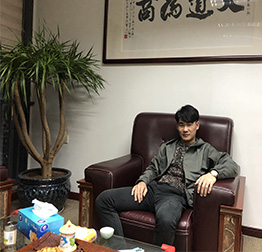 充滿(mǎn)著希望信心和青春